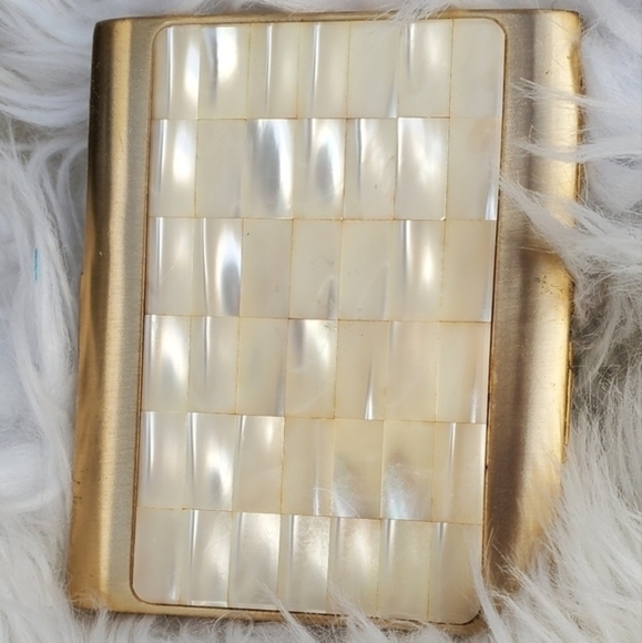 Vintage Mother of Pearl Stash Case/ Compact - Picture 2 of 9